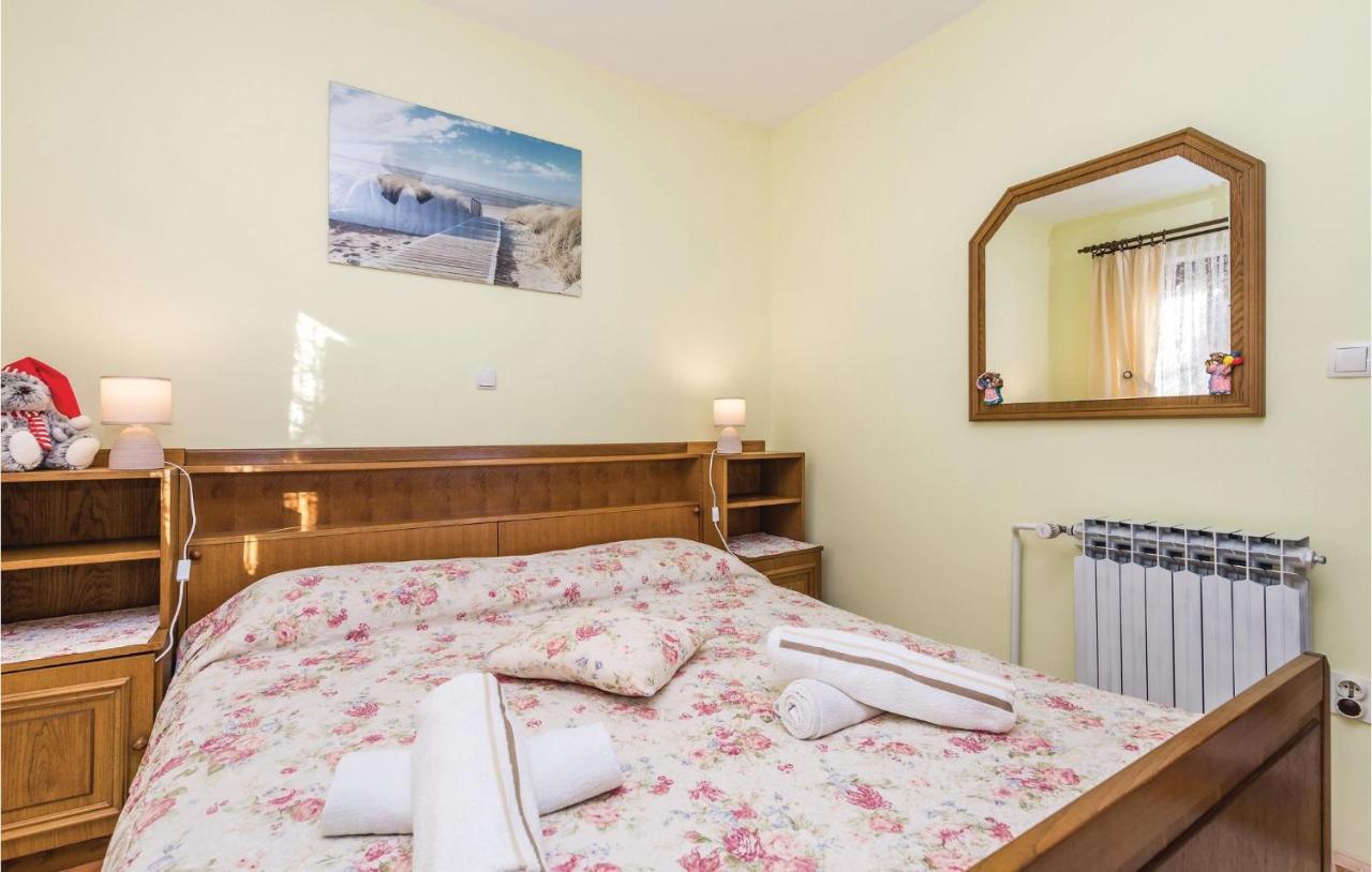 Cozy Apartment In Lovran With Kitchen Bagian luar foto